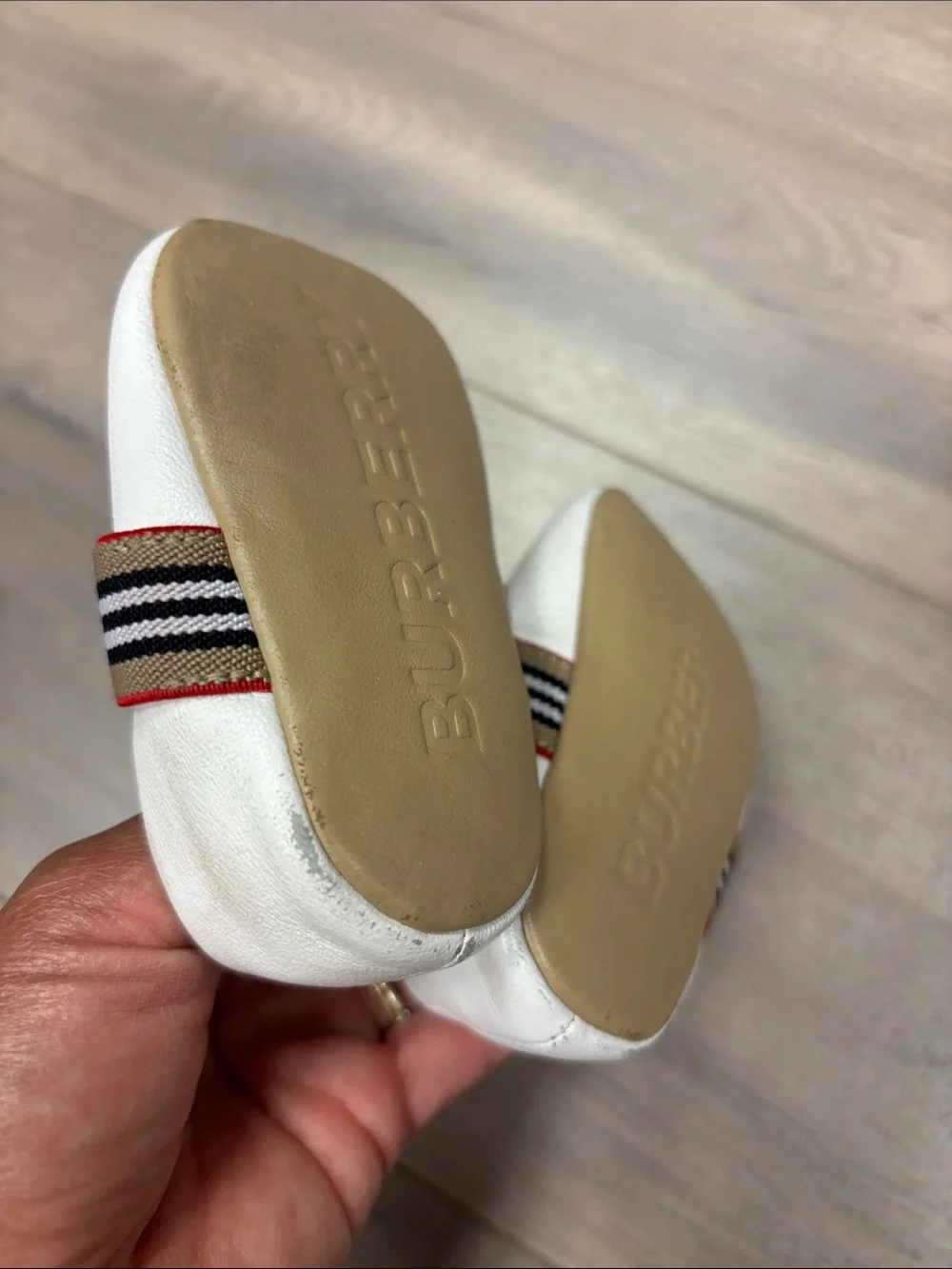 Burberry classic white
